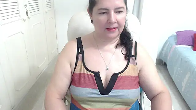 Онлайн чат XXX leonela_69