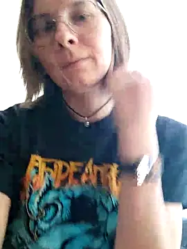 Aashikalaa élő XXX-chatje