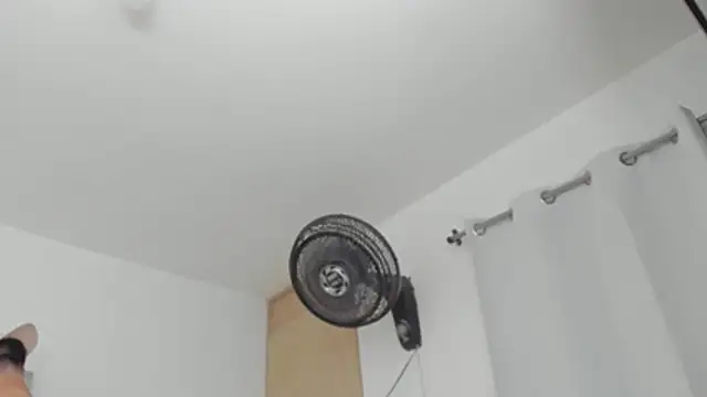 Pertunjukan Kamera Web GilberMxx