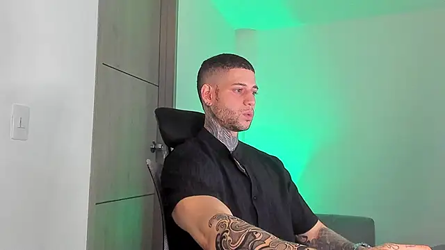 _jamesleandros1 Chat XXX in diretta