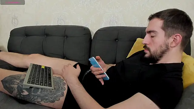 Czat XXX na żywo – Dylan_Best