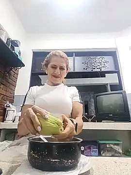 Matureyulyet Show in webcam