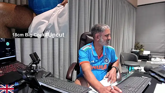 OnlineBossUK Adlı Modelin Web Kamerası Şovu