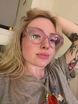 seeunexttuesday Adlı Modelin Web Kamerası Şovu