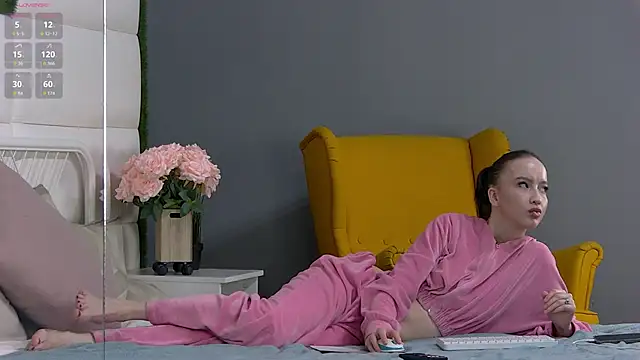 MonaHicks live XXX chat