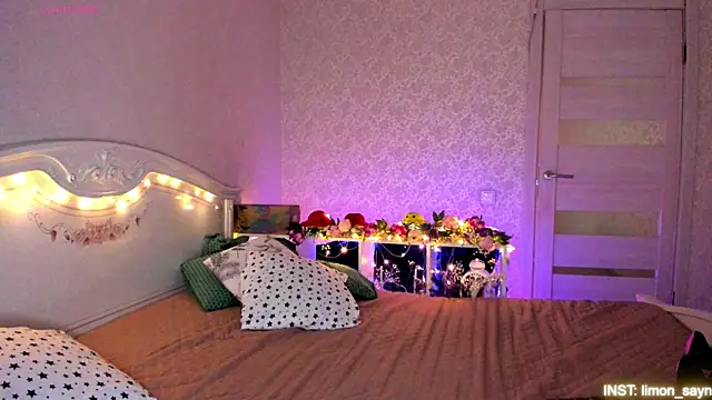 แชท XXX สดของ LillyMoure_