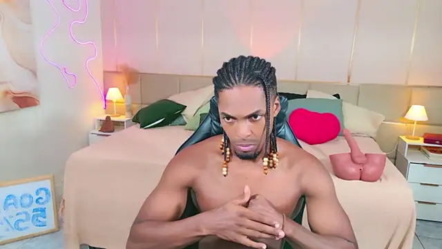 Pokazy przed kamerką – SoHighAngel