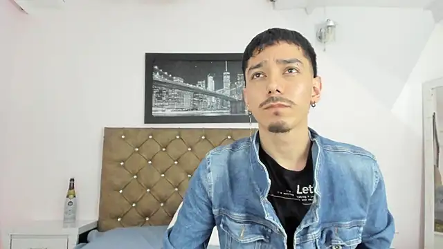 finn_jackson: онлайн-секс-чат