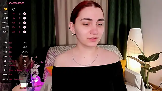 Chat +18 de hannacheekss_ ao vivo