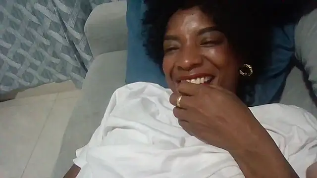 Chat +18 de JadaMillss ao vivo