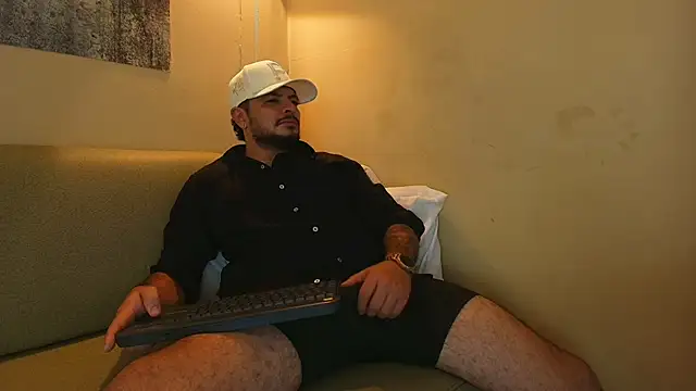 Pokazy przed kamerką – TROY_KIRK