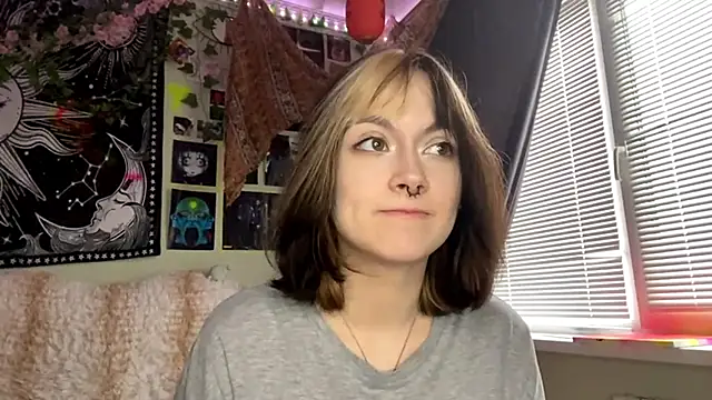 AllegraStaffieri: διαδικτυακό σόου στην κάμερα