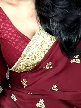 Hotty_Kavita Show in webcam