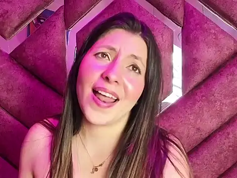 EmberCooper_ Adlı Modelin Canlı XXX Sohbeti