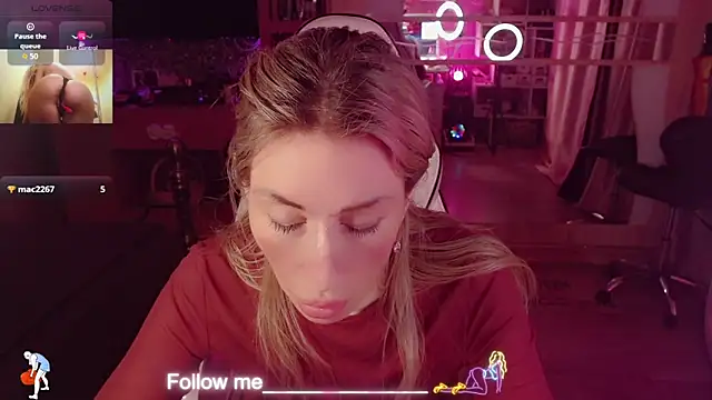 Czat XXX na żywo – AnnieGOld_