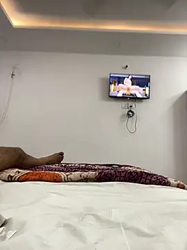 Pokazy przed kamerką – TheInvincible_meet