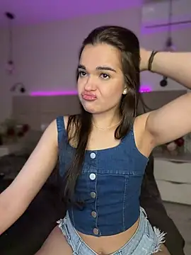 دردشة BabyShy- الجنسية المباشرة