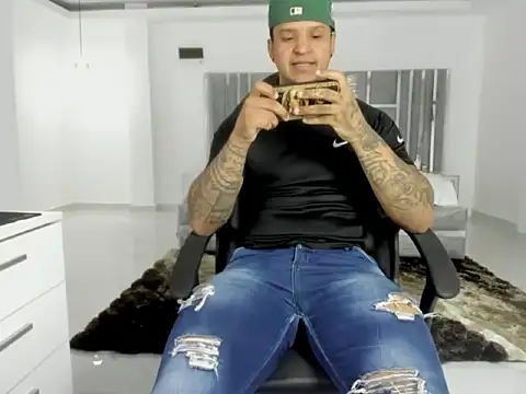 Онлайн чат XXX master_leather