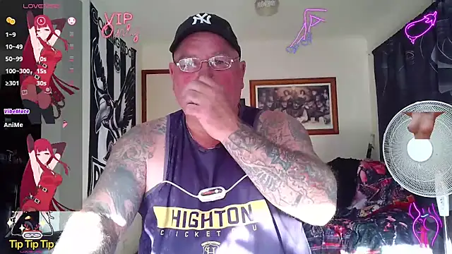 KINKYBLUEYES69 webcam show