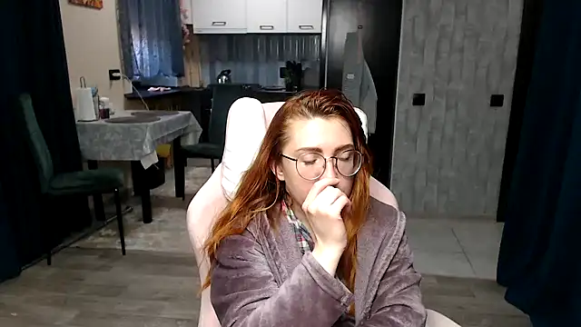 Reginasmilee 即時 XXX 聊天