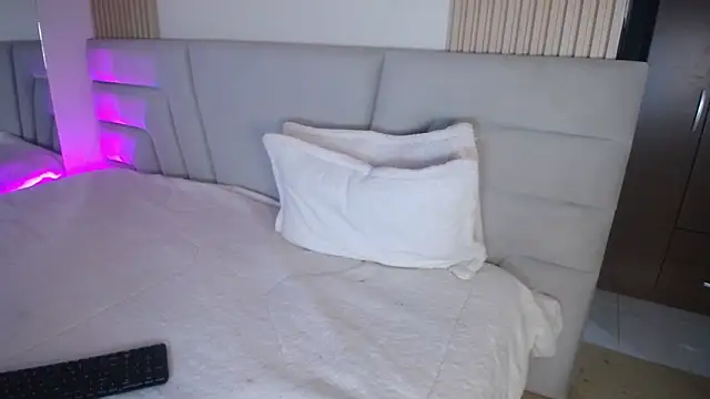 แชท XXX สดของ Miss_Loise