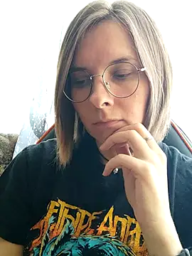 Chat +18 de Aashikalaa ao vivo