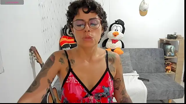 natt_op élő XXX-chatje