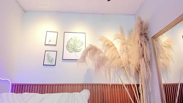 MIAROGGERSS: απευθείας συνομιλία ΧΧΧ