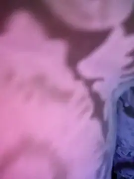 Saishaa: διαδικτυακό σόου στην κάμερα