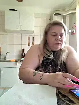 AriannaMilf webcam show