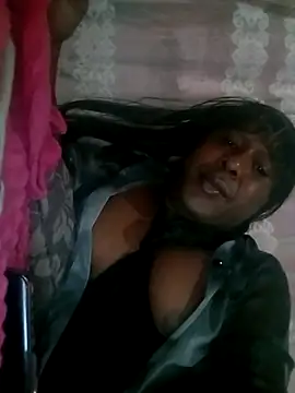 Hellentrans24's Live XXX Chat