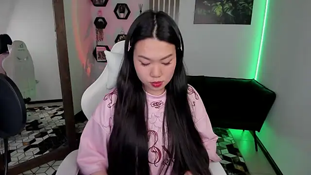 Chatroom XXX en direct de LunaPurrr