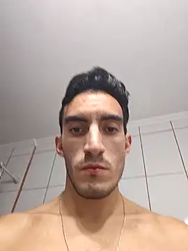 TommyMomentum's Live XXX Chat