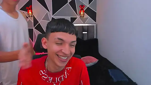 Chatroom XXX en direct de Juan_Nd_Steven