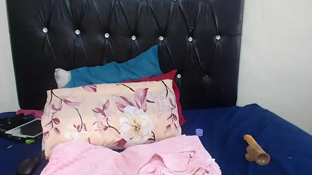 GoodinbedAfrican4 Chat XXX in diretta