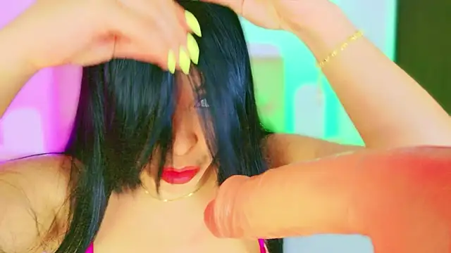 Chatroom XXX en direct de CharlootteEvans