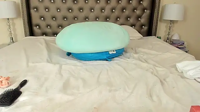 NadiaLyla's Webcam Show