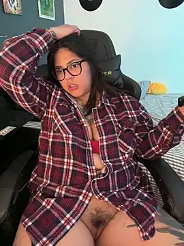 XXX chat uživo modela miacanela_xo