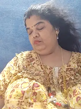 tamilthanushri's Live XXX Chat