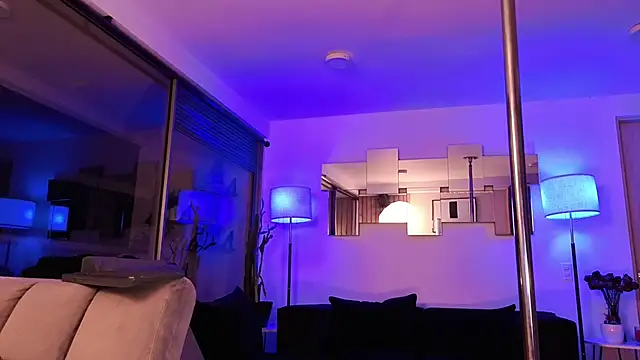 mandi4pole_ Chat XXX live