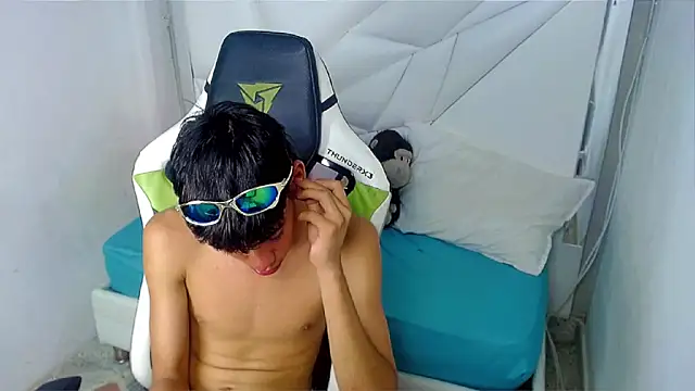 Liarr_ Adlı Modelin Canlı XXX Sohbeti