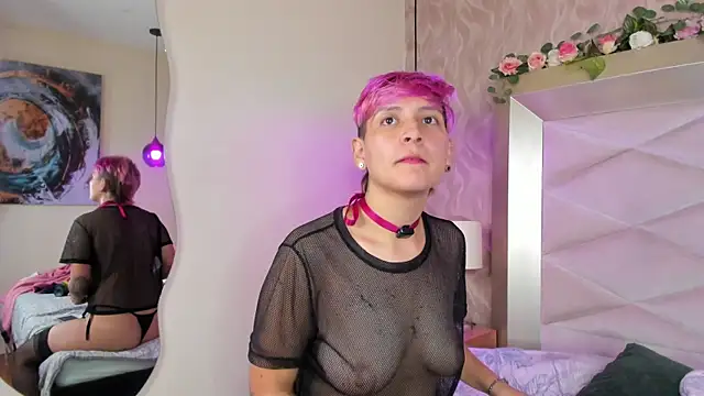 DannyRouds Adlı Modelin Canlı XXX Sohbeti