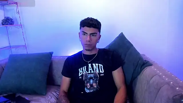 Show de Thiago_teenboy66 na webcam