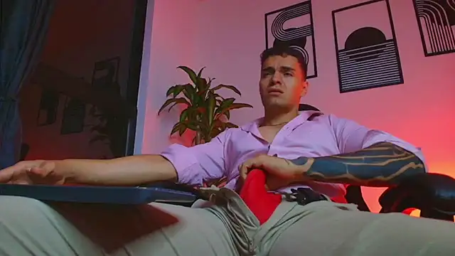 ALPHA_DOMINUS_ Live XXX Chat