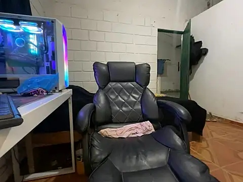 Chat XXX en directo de Max_TheHorseDick