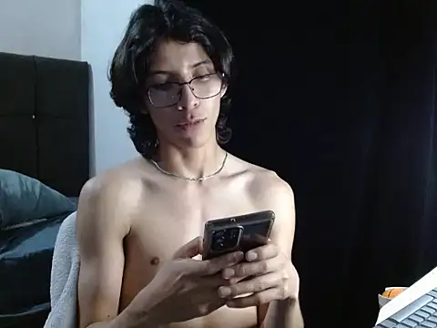 Show modela VAZAK na web-kameri