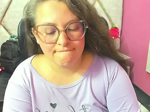 Chatroom XXX en direct de Sarah_Boobs_