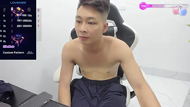 Naughty___asian 在線直播表演