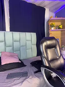 Emilyy05_ 现场XXX聊天