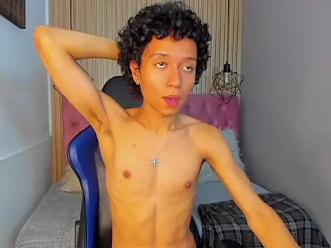 Show modela NobaCortez na web-kameri